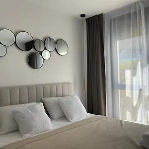 https://modern-luxury-centrally-located-apartament-with-sea-view.1costadelsol.com